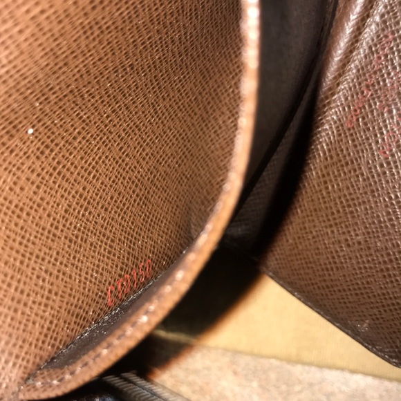 Louis Vuitton Key Case - Picture 6 of 8